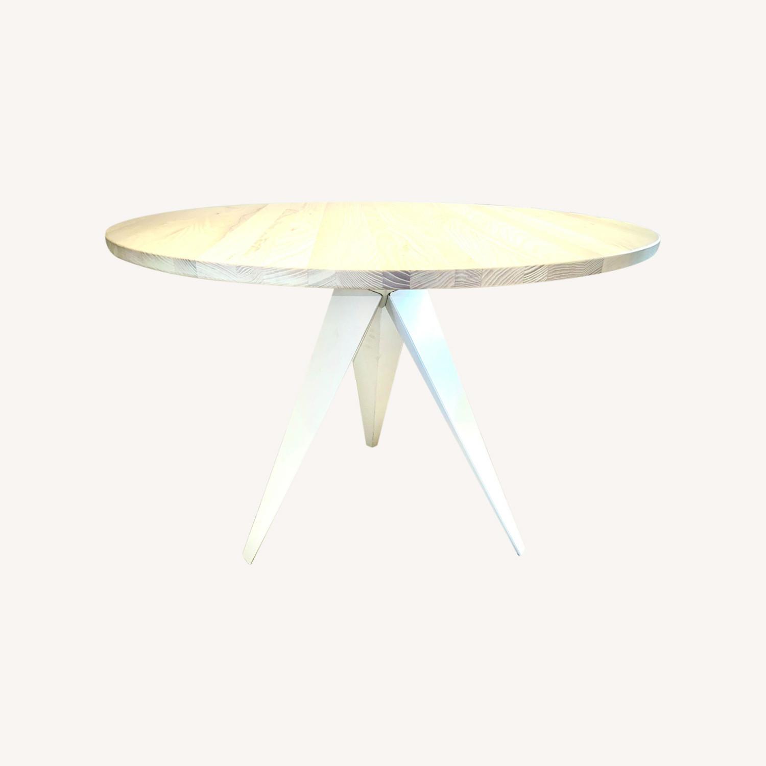 EQ3 Round Dining Table - image-0