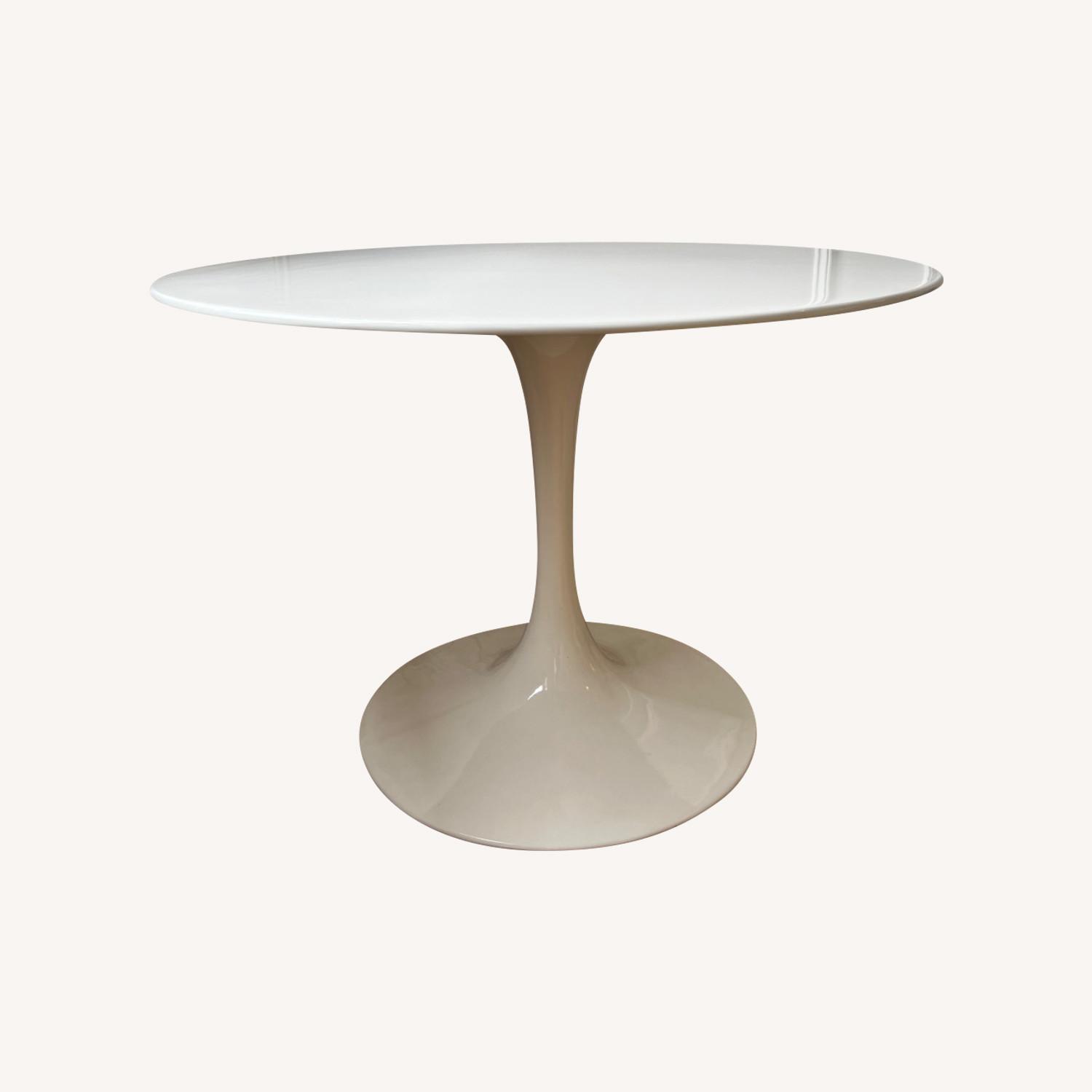Tulip Style Dining Table In White Fiberglass - image-0