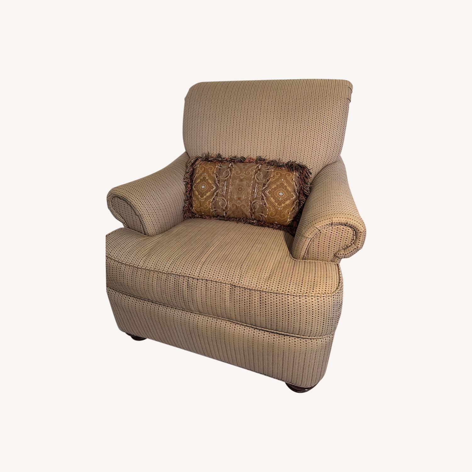 Cushioned Reading Chair - image-0