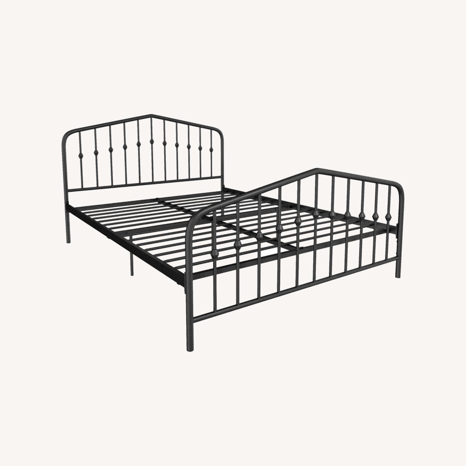 Novogratz Bushwick Metal Bed (Queen) AptDeco