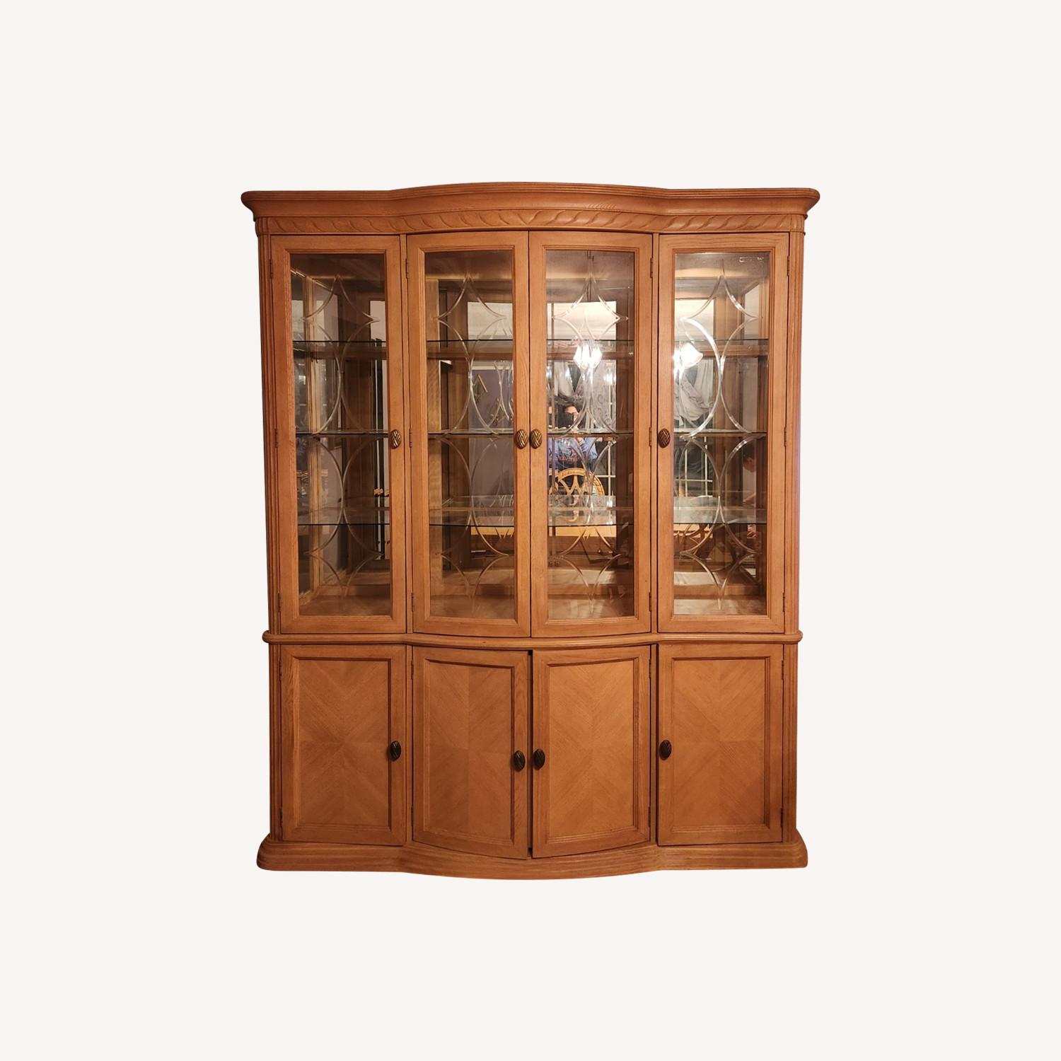 Raymour & Flanigan Oak China AptDeco