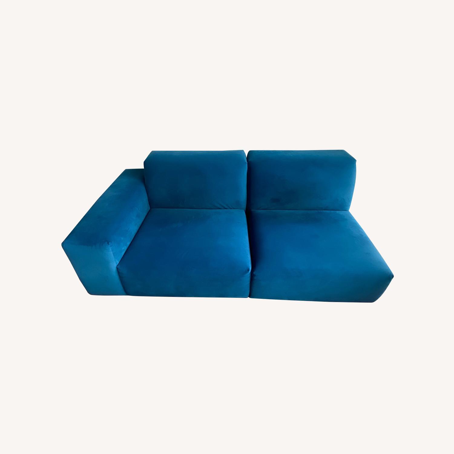 Contemporary Castelry Couches - image-6