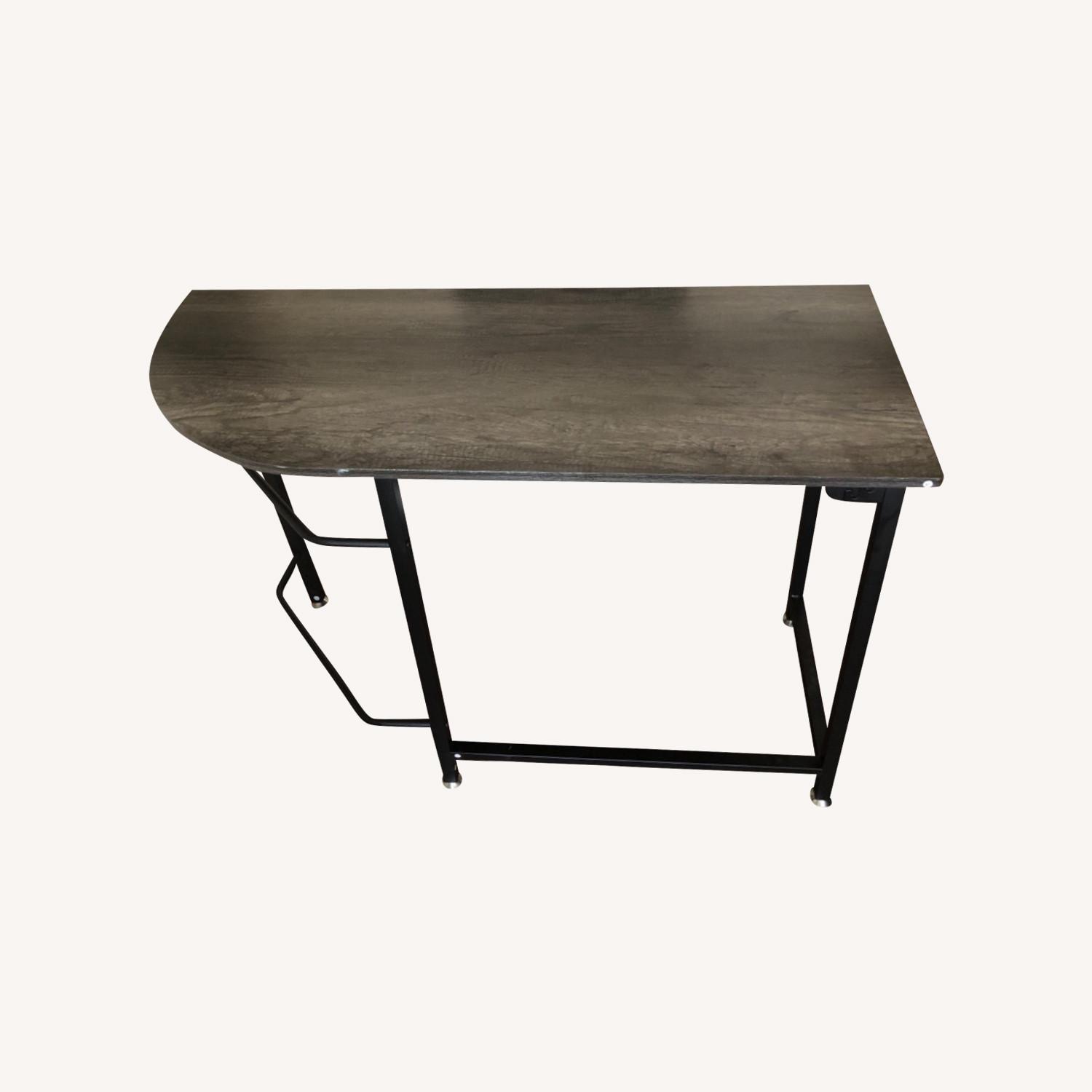 Extendable Desk - image-0