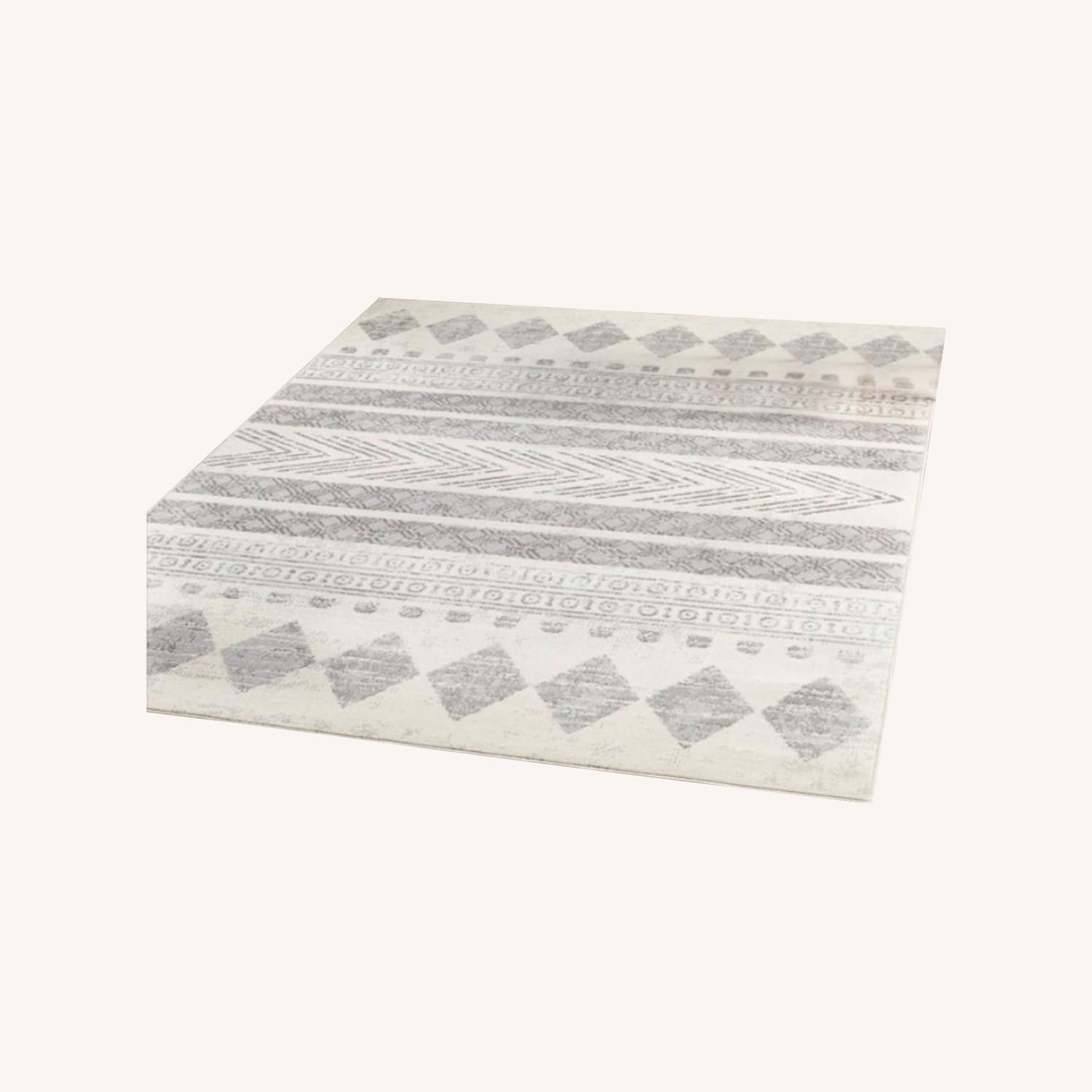 Wayfair 5x7 Gray Rug AptDeco