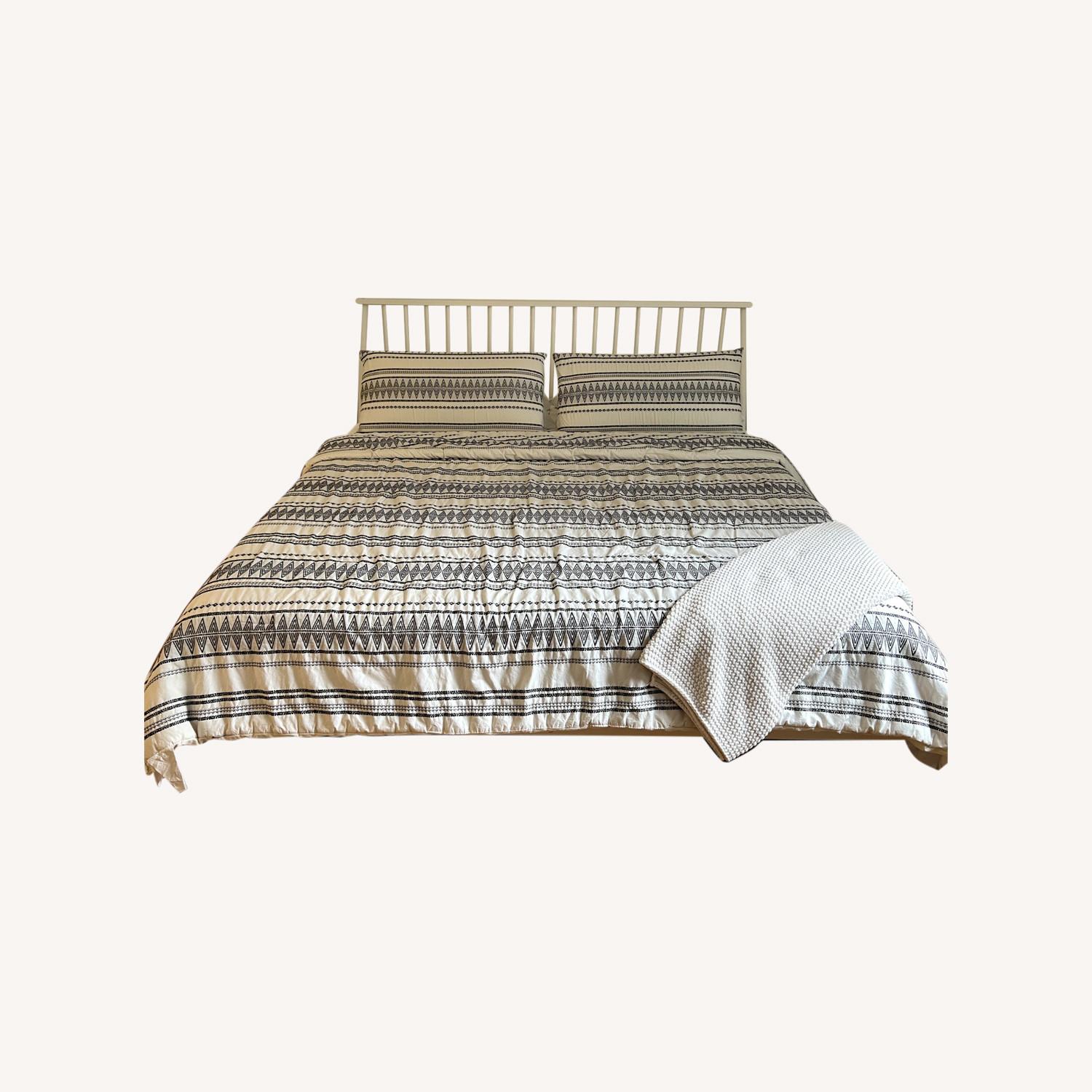 Mid-Century Spindle Solid Wood King Bed - image-0