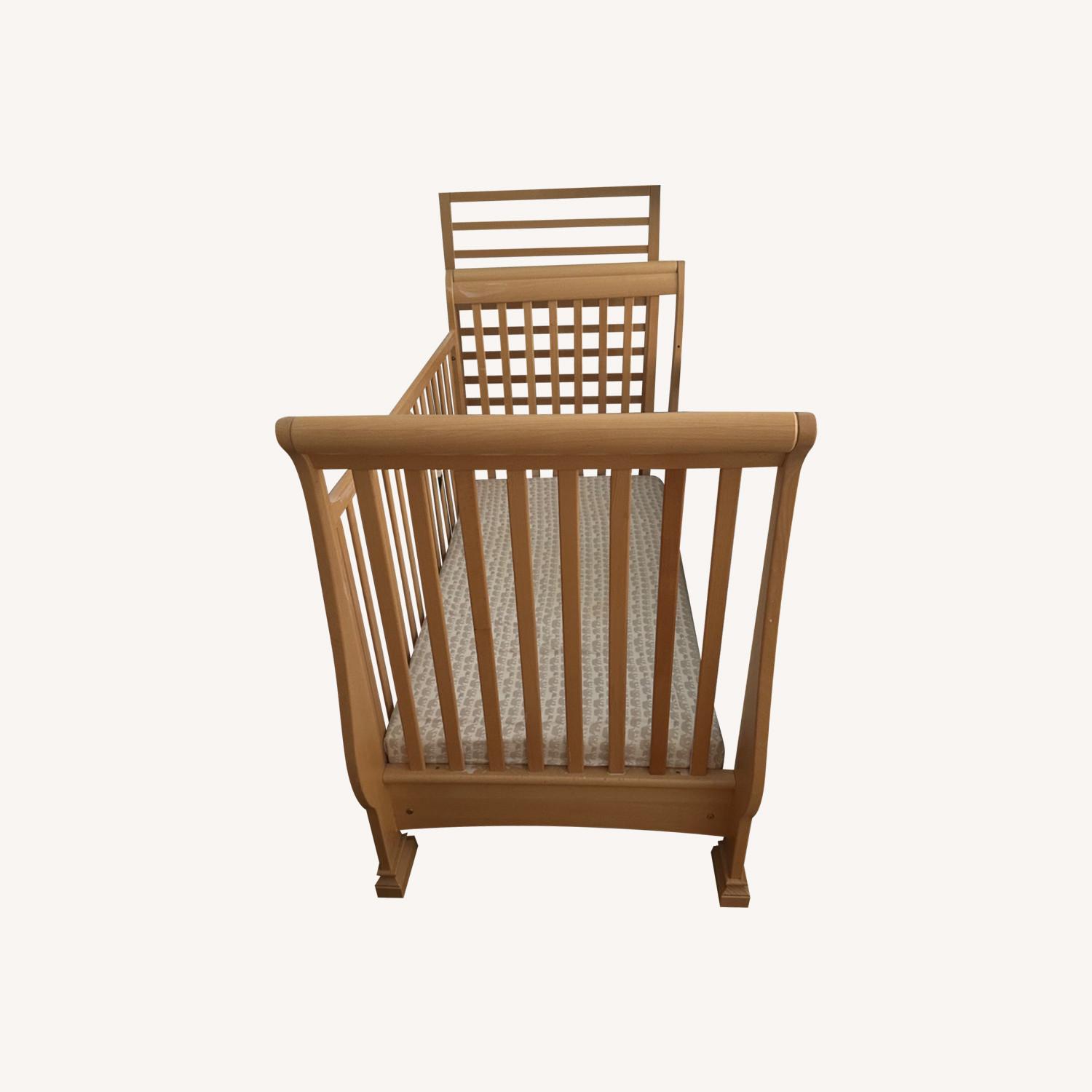 Romina Furniture European Crib AptDeco