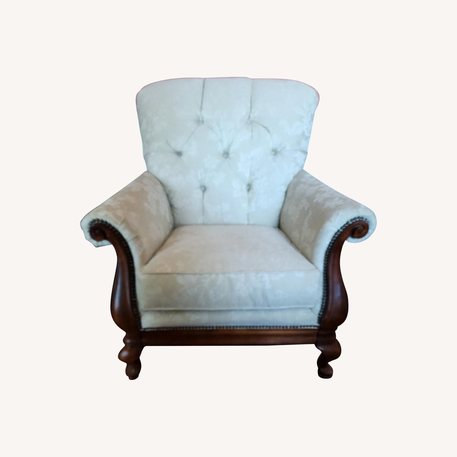 Broyhill Rollarm Chair - image-0