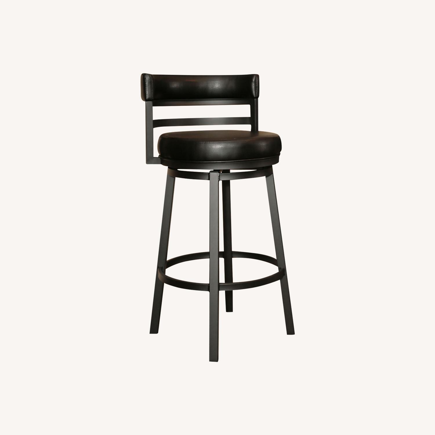 Classic Design Swivel Seat Bar Stools AptDeco