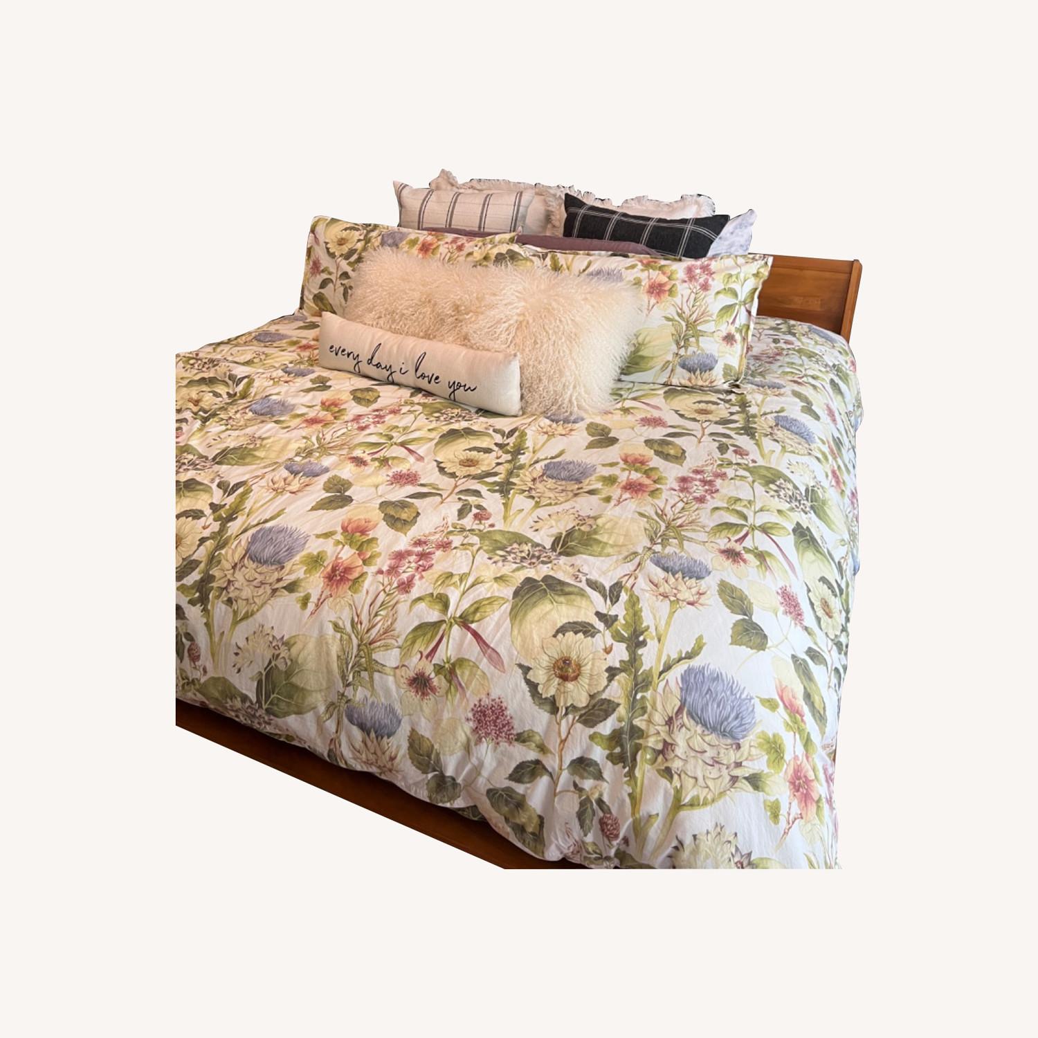 Scandinavian Design Bed - image-0