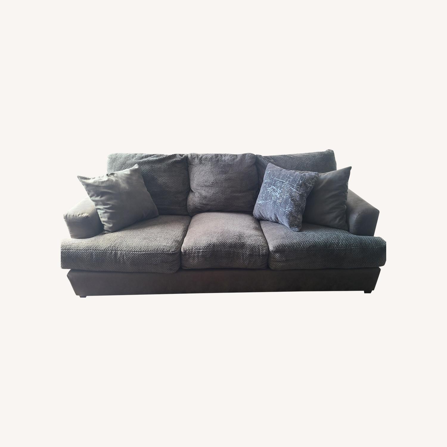 Bob's Discount Furniture Sofa - image-0