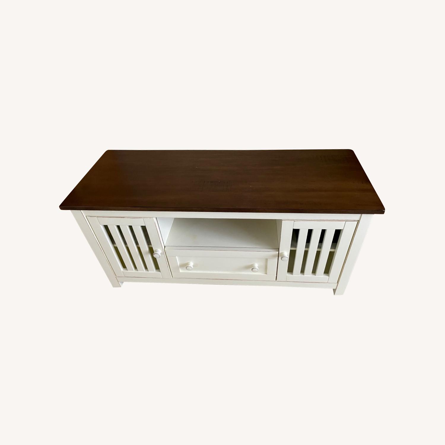 Bob's Discount TV Console Stand AptDeco