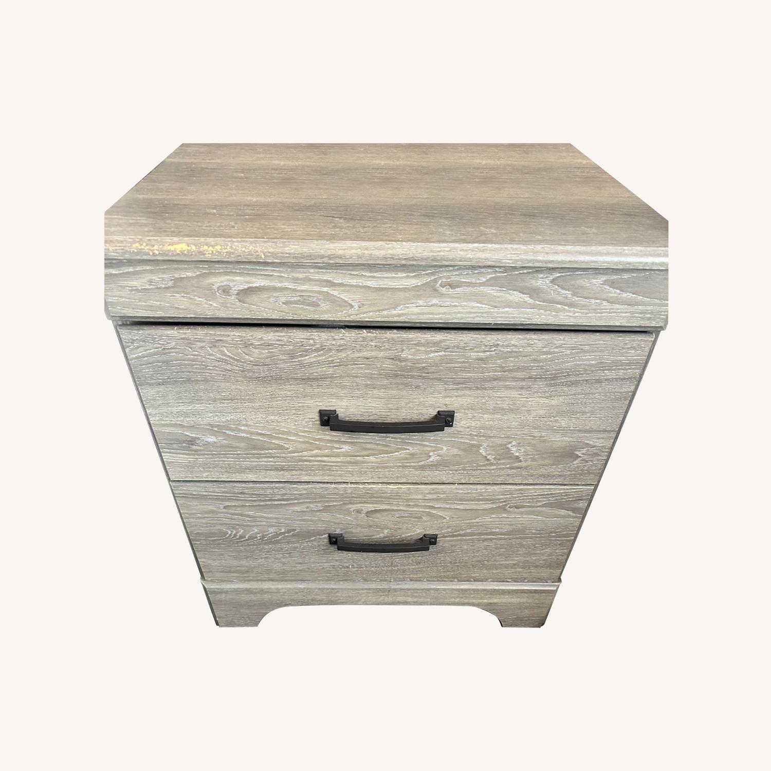 Wayfair Set of 2 Nightstands AptDeco