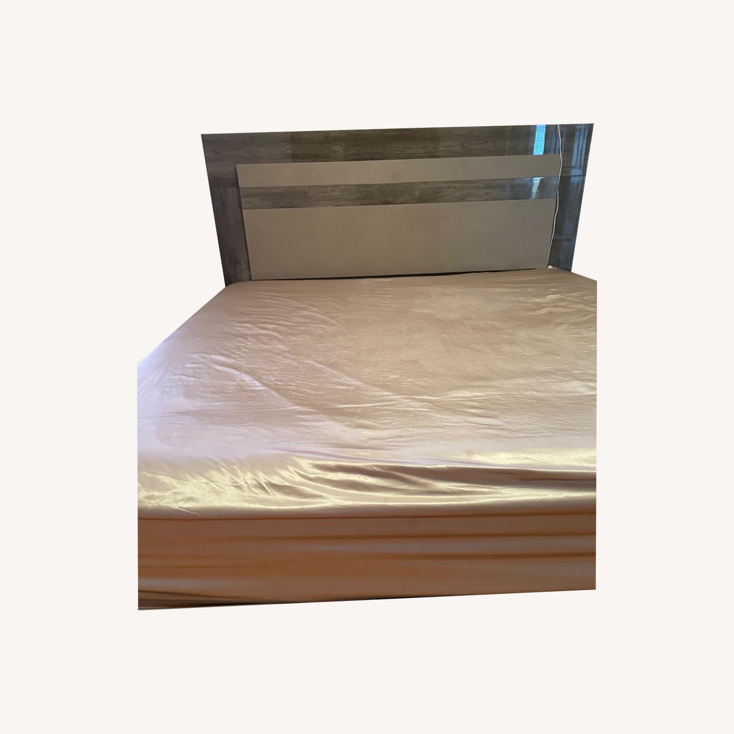 Italian Modren Bed - image-0