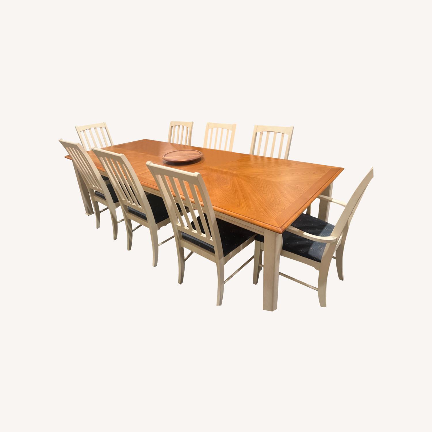 Thomasville Dining Set 18 in Leafs Pad Cover