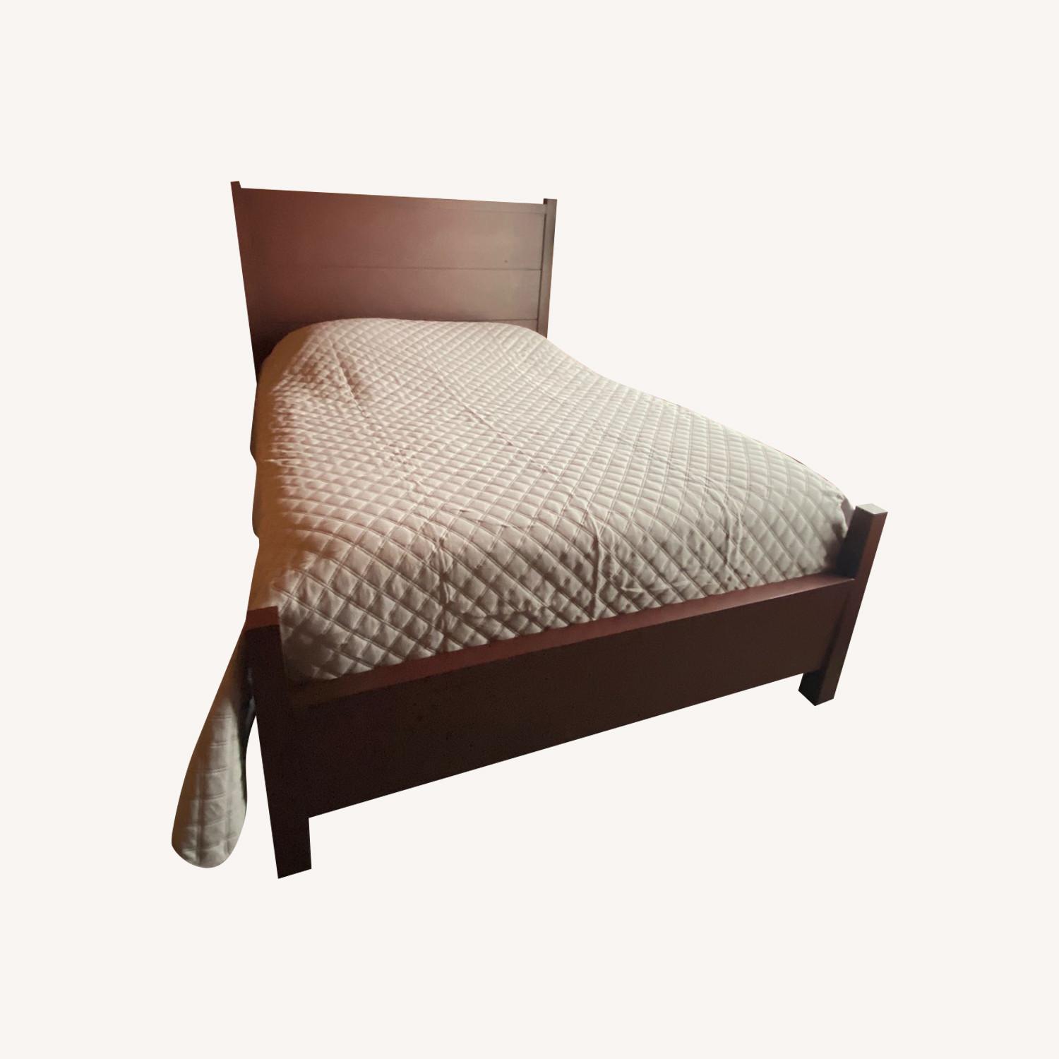 Bassett BenchMade, Solid Wood Panel Bed AptDeco