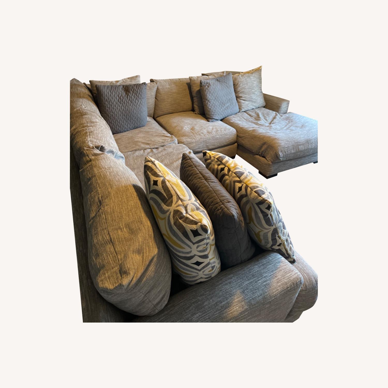 Rooms To Go Light Grey Sofa - image-0
