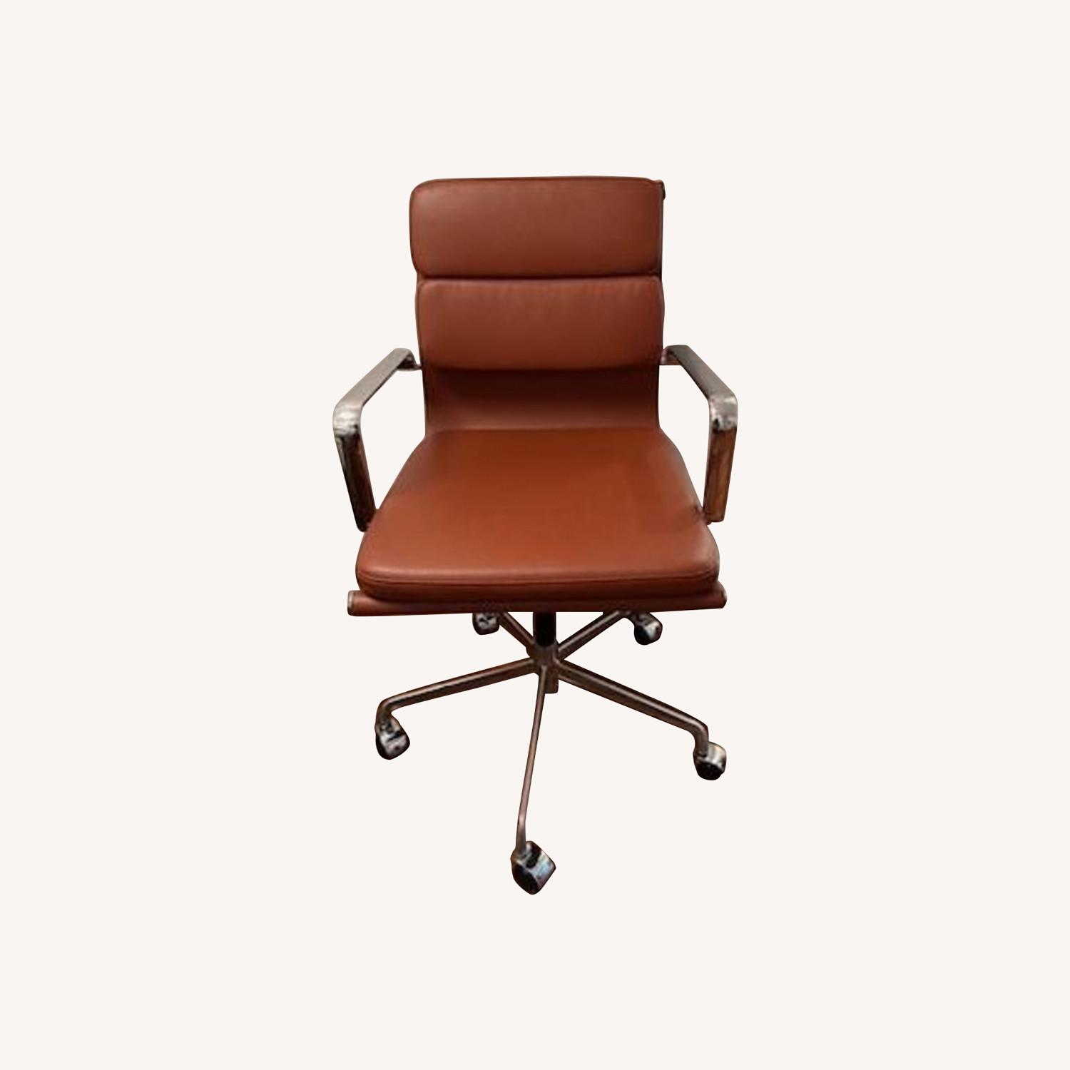 Herman Miller Eames Soft Pad Chair Management Hght - image-0