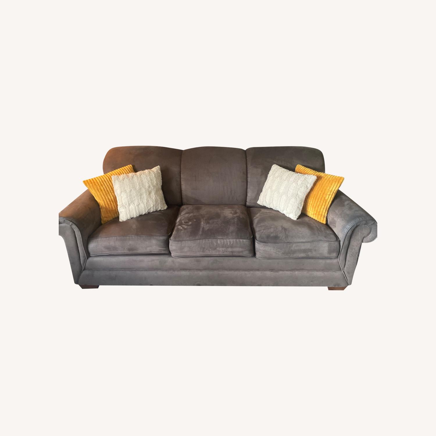 GardnerWhite Furniture E bloomfield Sofa AptDeco