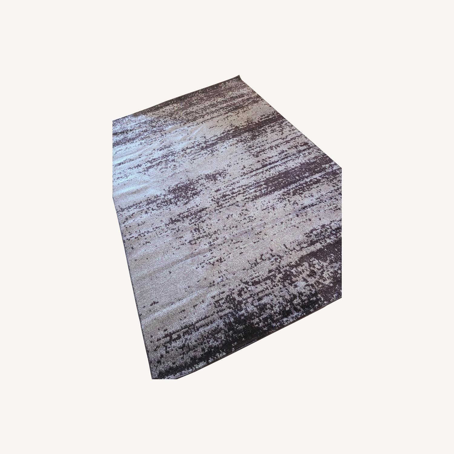 Roshaunda 6x9 Rug - AptDeco