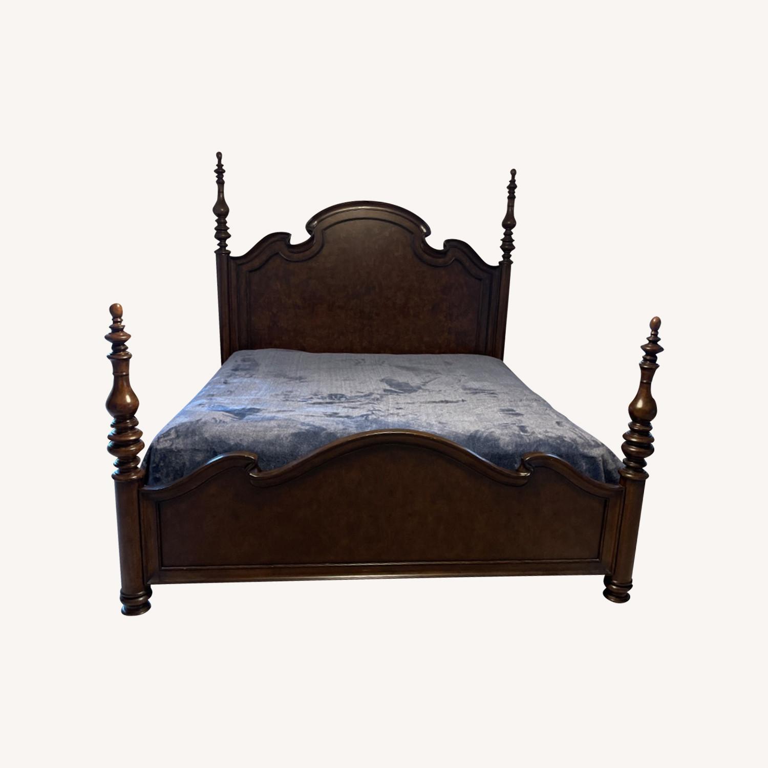 Thomasville Hills of Tuscany Lucca, King Bed - image-0