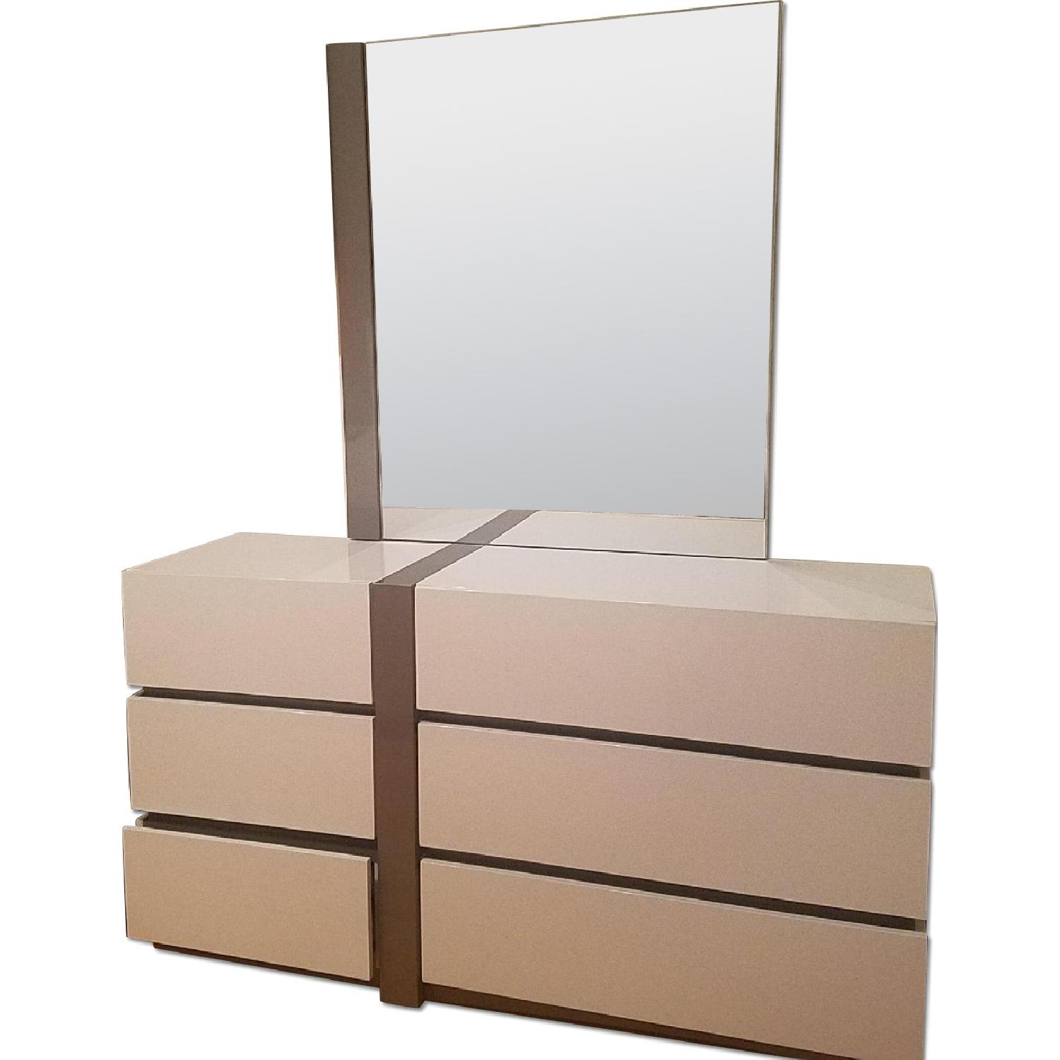 Italian White Lacquer 4 Piece King Size Bedroom Set - image-4