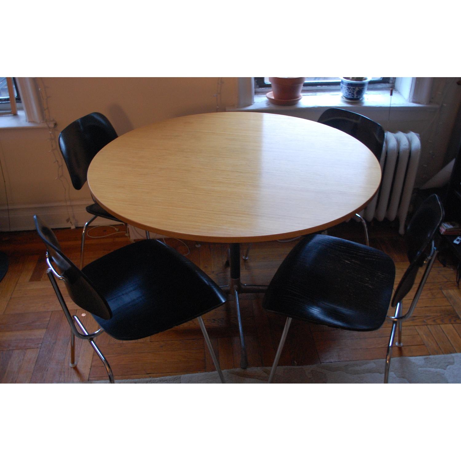 Herman Miller Eames Round Table w/ 4 Chairs - image-1