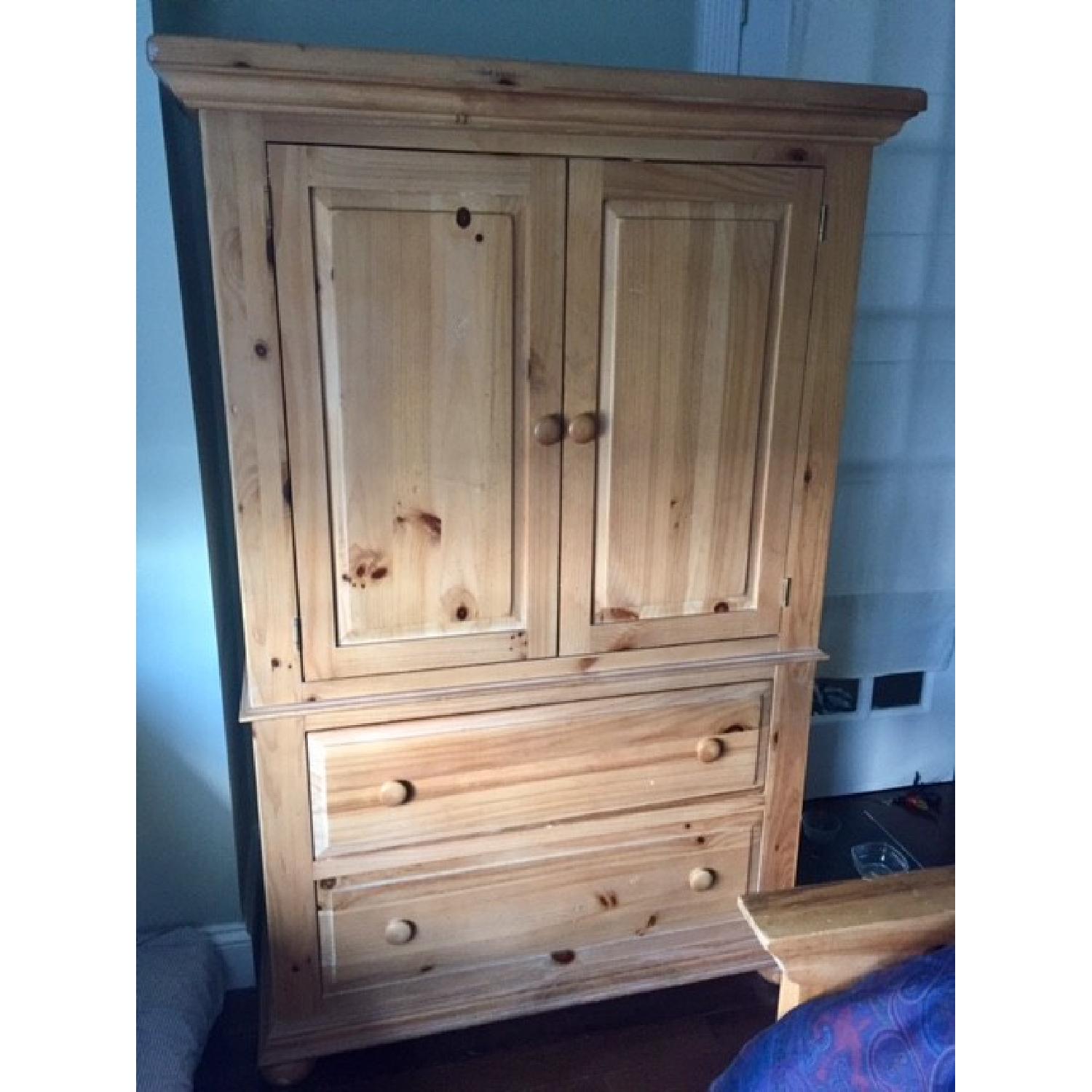 Broyhill 3 Piece Bedroom Set AptDeco