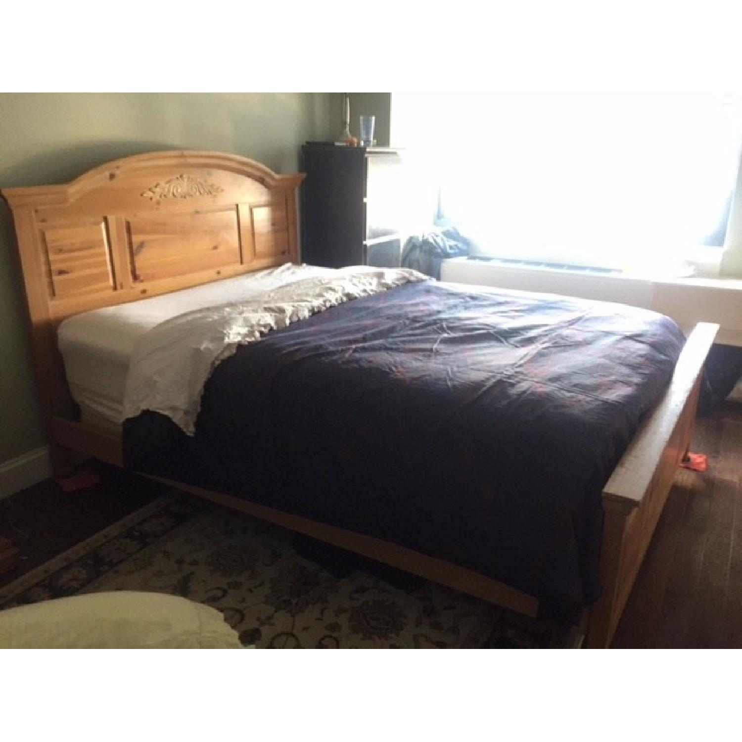 Broyhill 3 Piece Bedroom Set AptDeco