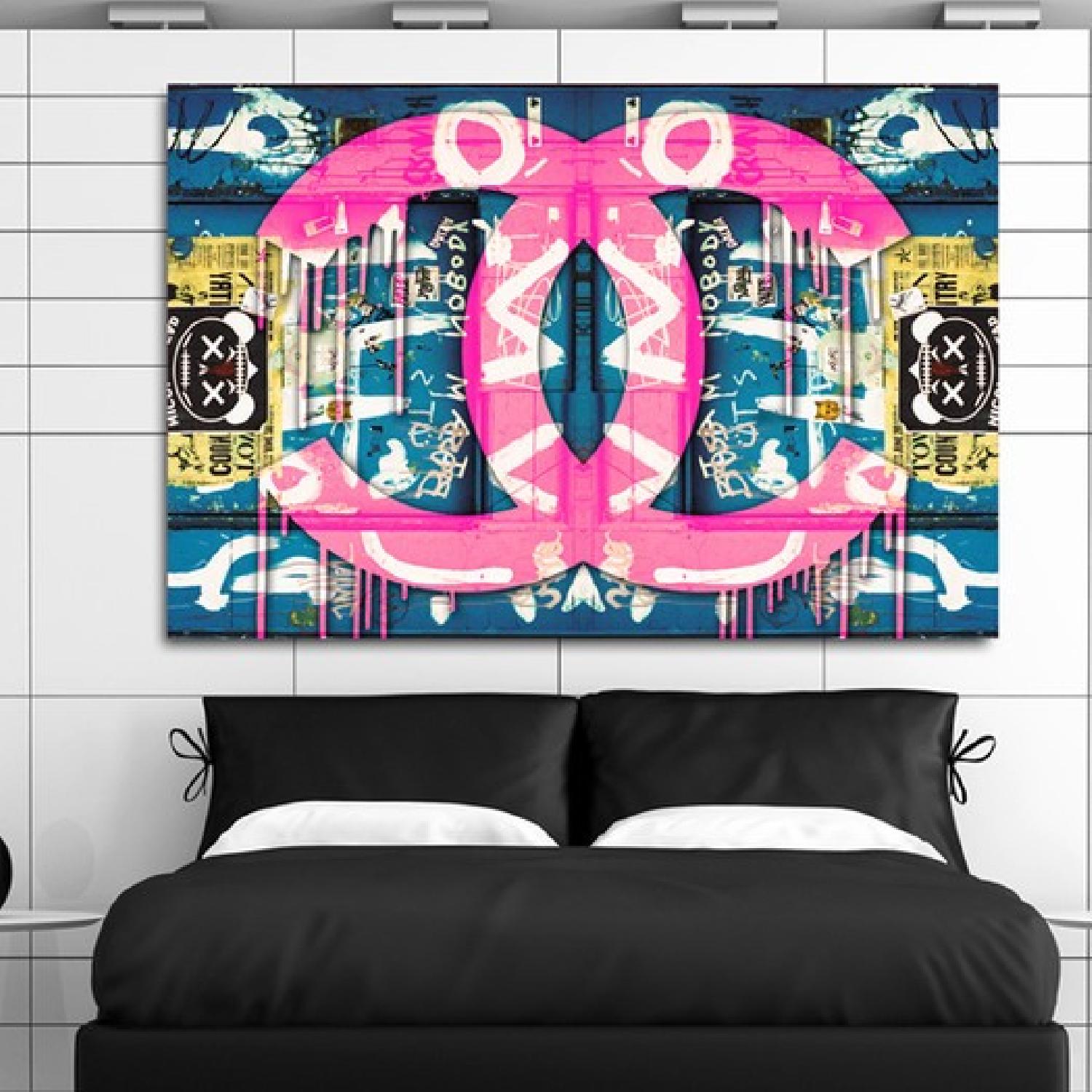 FLUORESCENT PALACE アート キャンバスアート グッチ シャネル Fluorescent Palace Chanel Graffiti Art - AptDeco