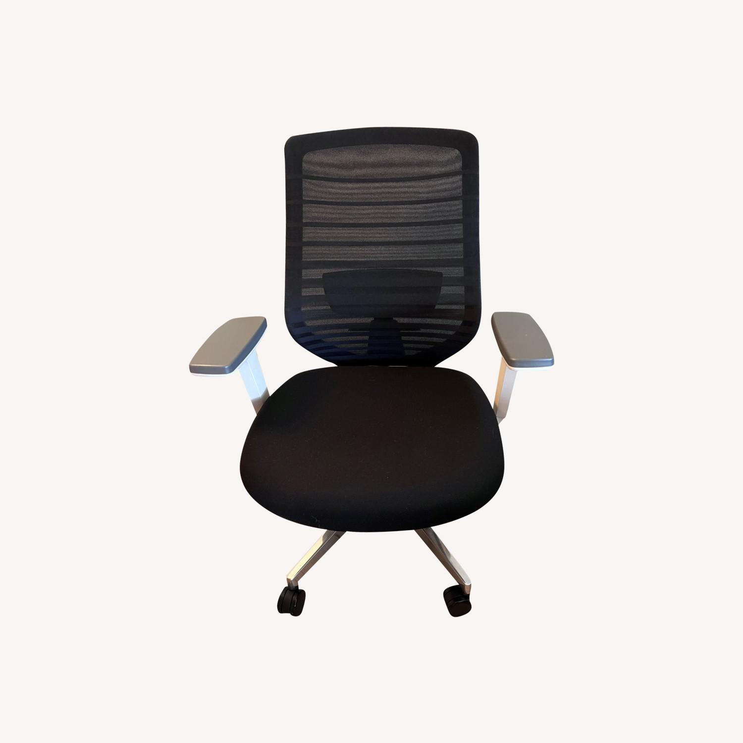 Branch Black/White Ergonomic Chair - image-0