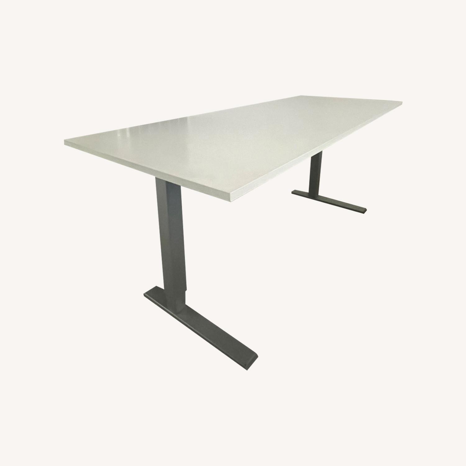 Humanscale Sit Stand Desk - AptDeco