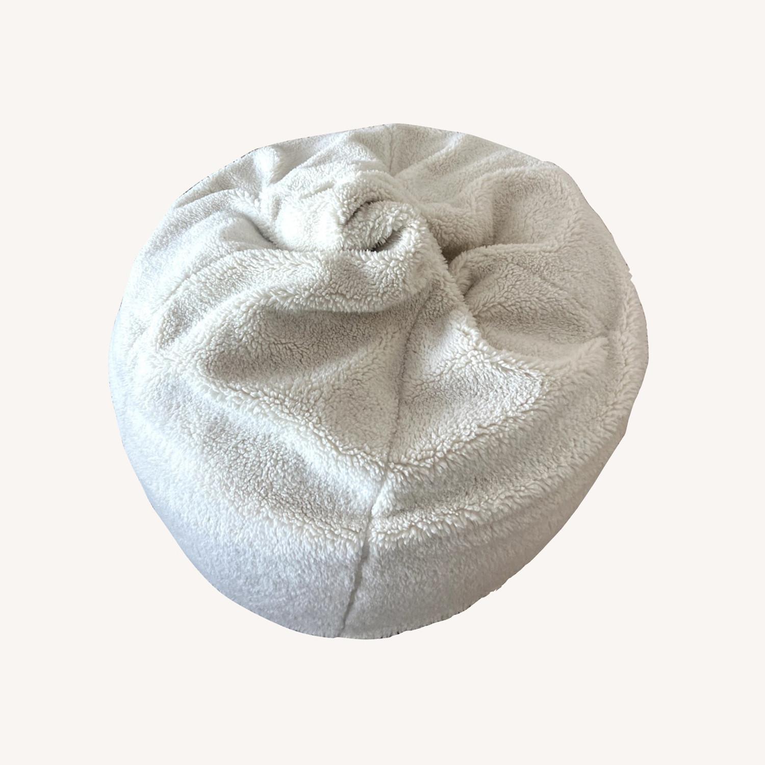 Cozy White Bean Bag West Elm (Cover+Insert) - image-0