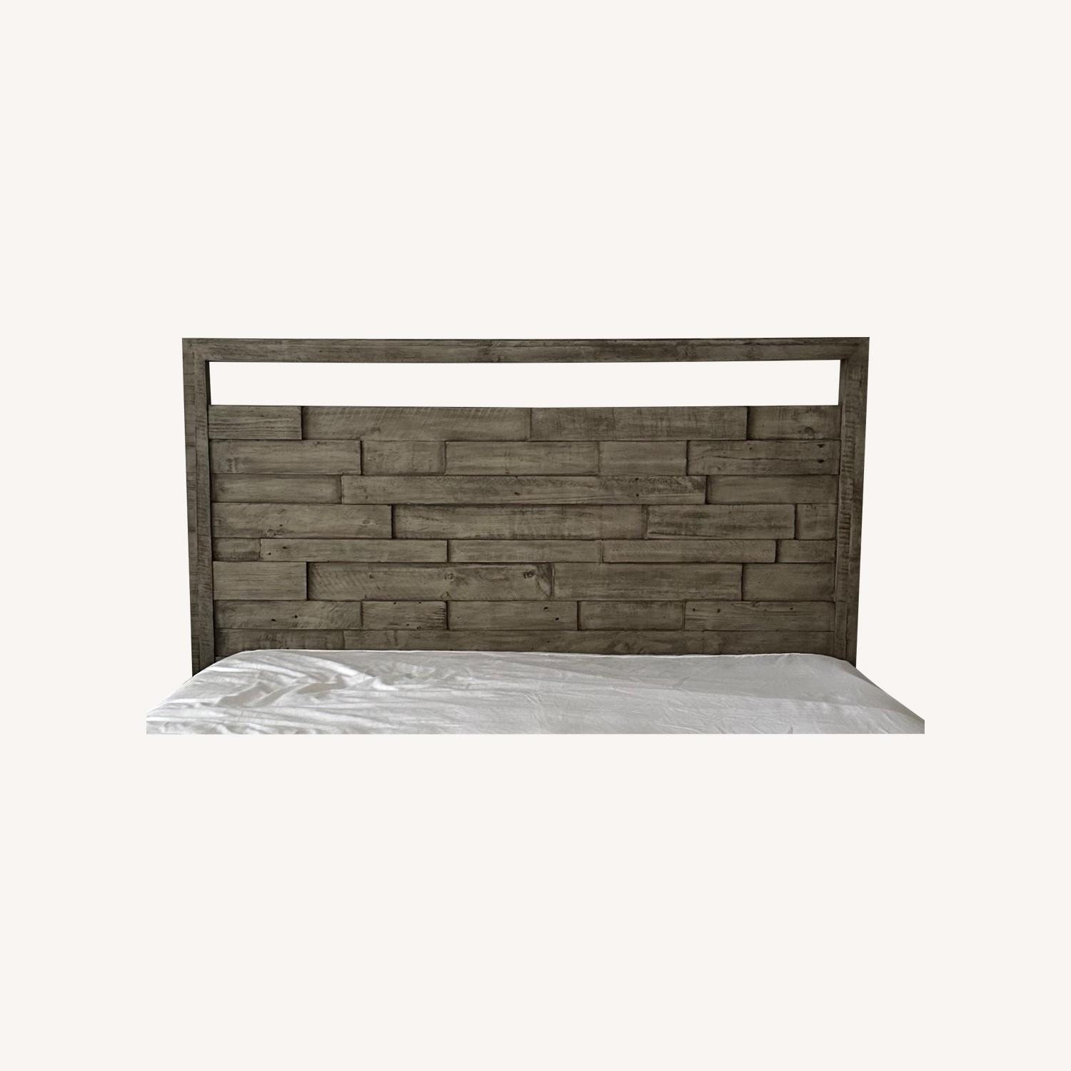 Bernhardt Shaw loft Queen Bed - image-8