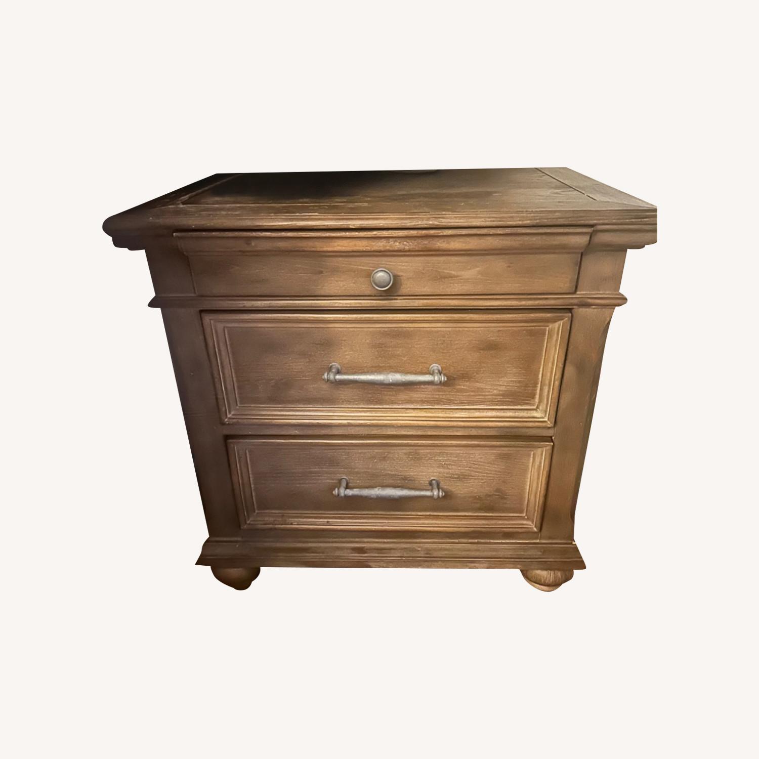 Ashley Johnelle 3 Drawer Nightstand - image-0