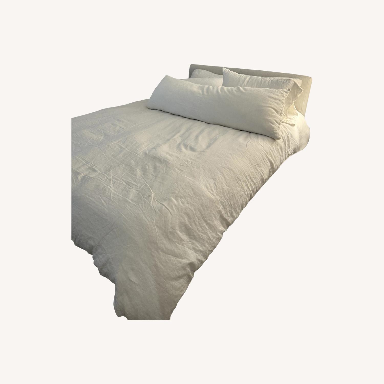 Thuma Bed + Pillowboard (Walnut, White) - image-0