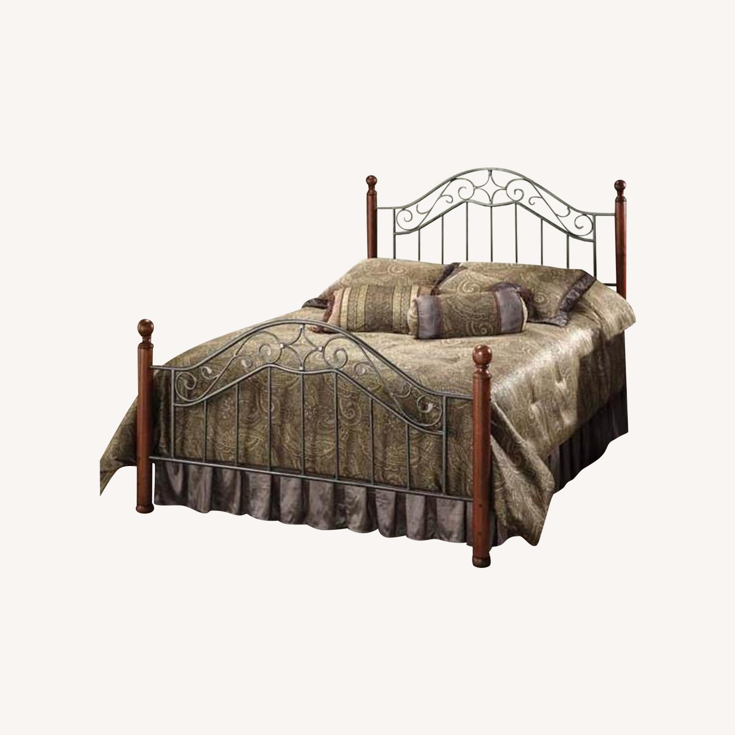 Hillsdale Martino Frame Queen Bed - image-0