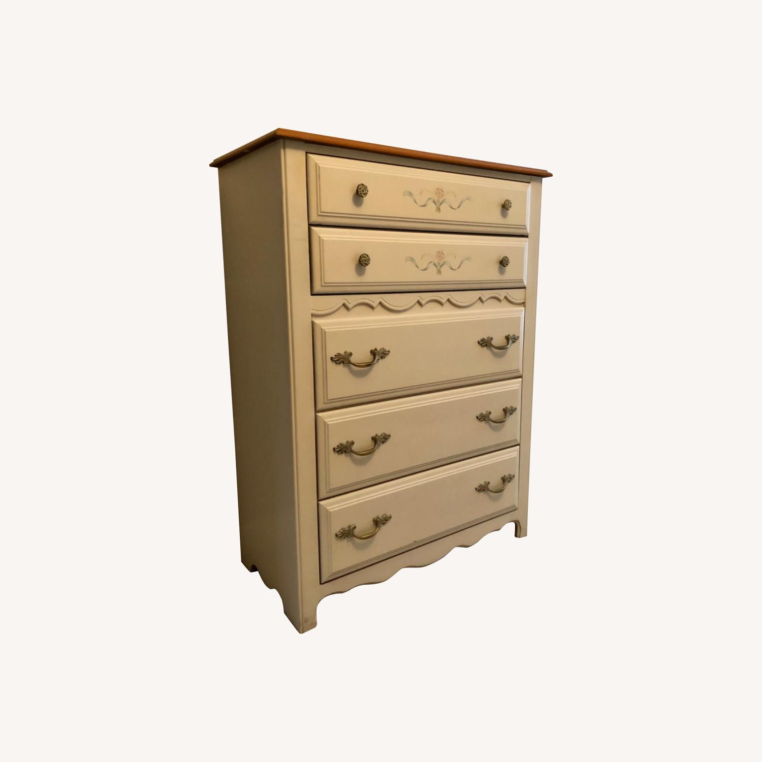 Broyhill 5 Drawer Dresser AptDeco