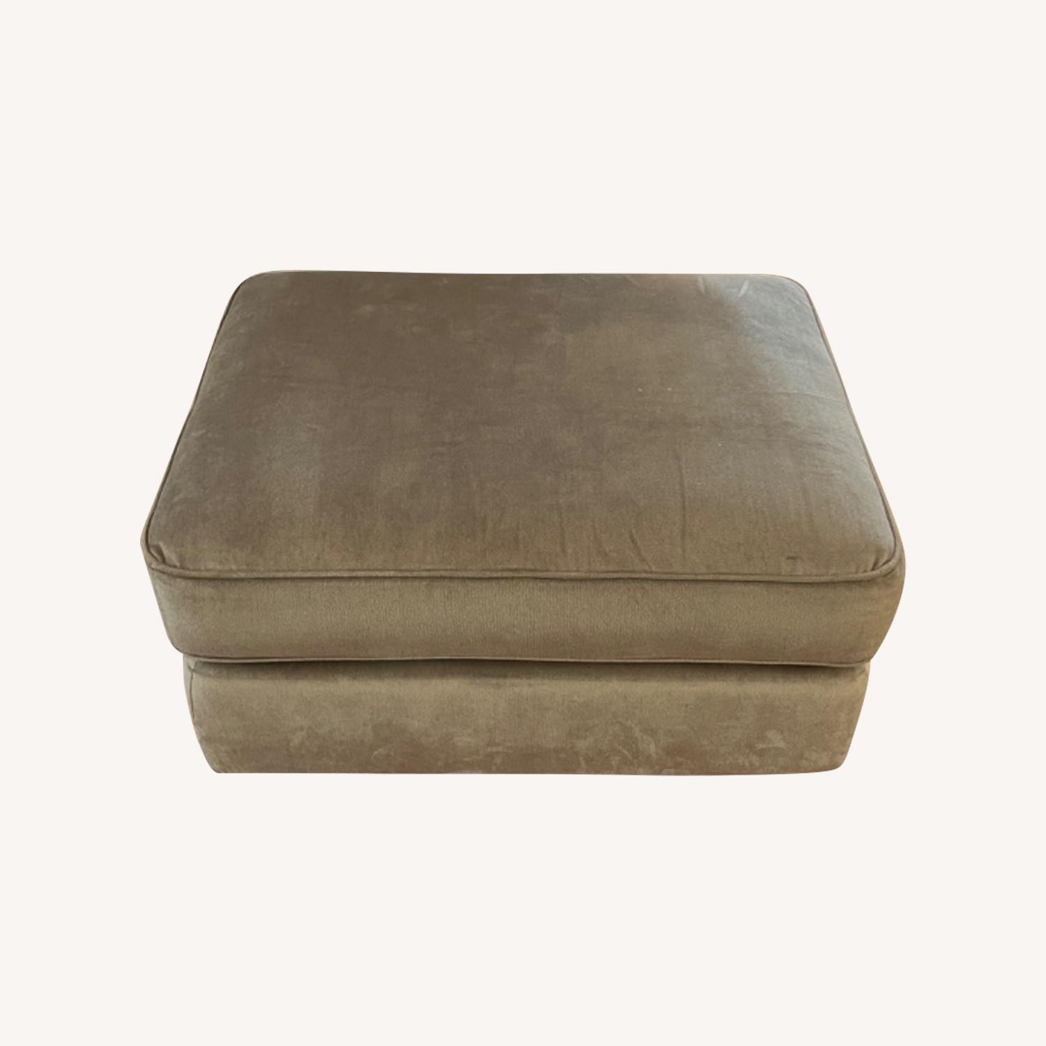 La-Z-Boy Chair with Ottoman - image-7