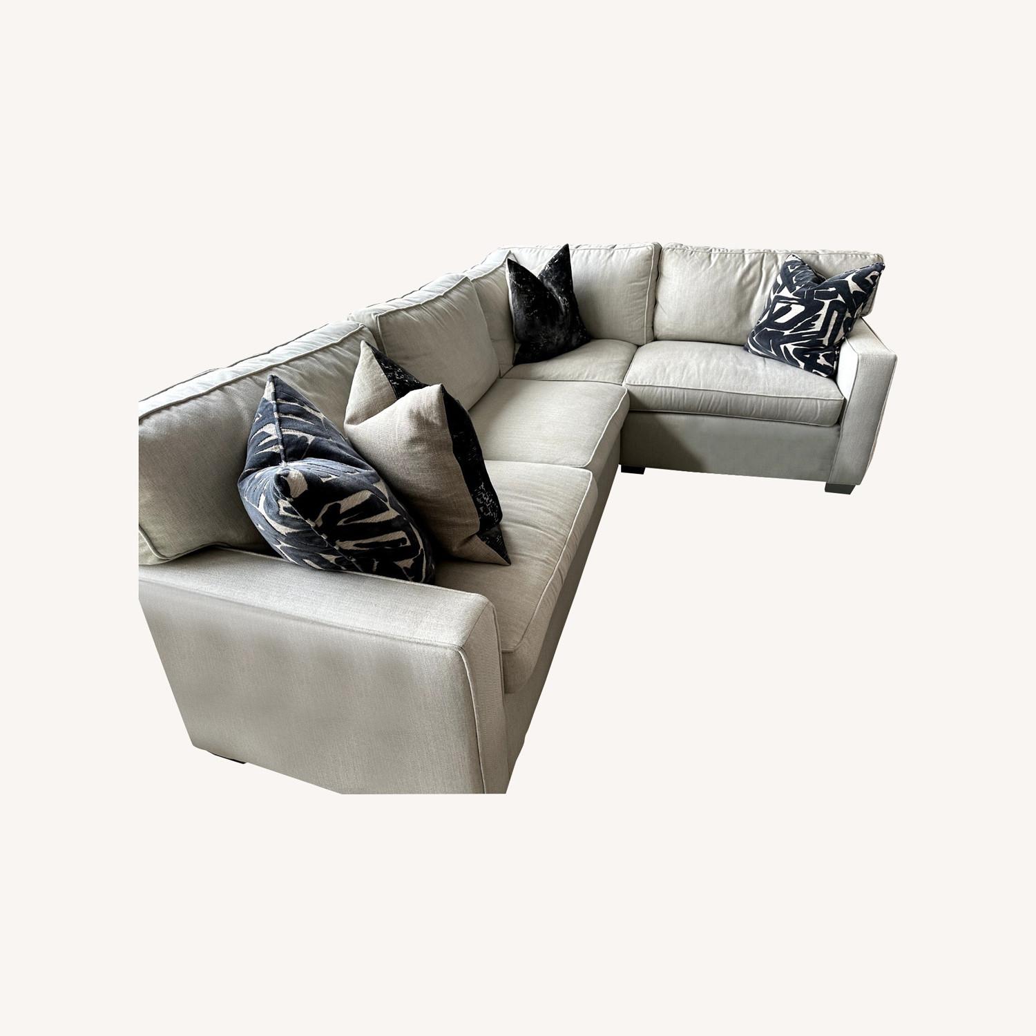 L-Shaped Corner Beige/Cream Couch - image-0