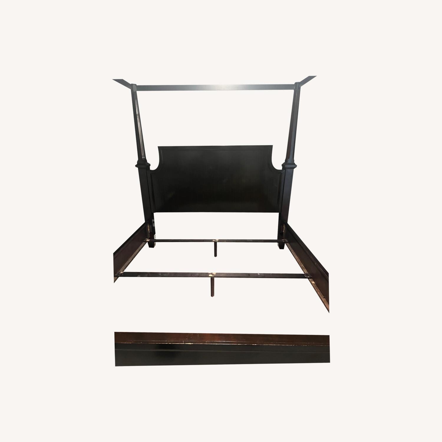 Ashley Martini Suite King Bed W Canopy - image-8