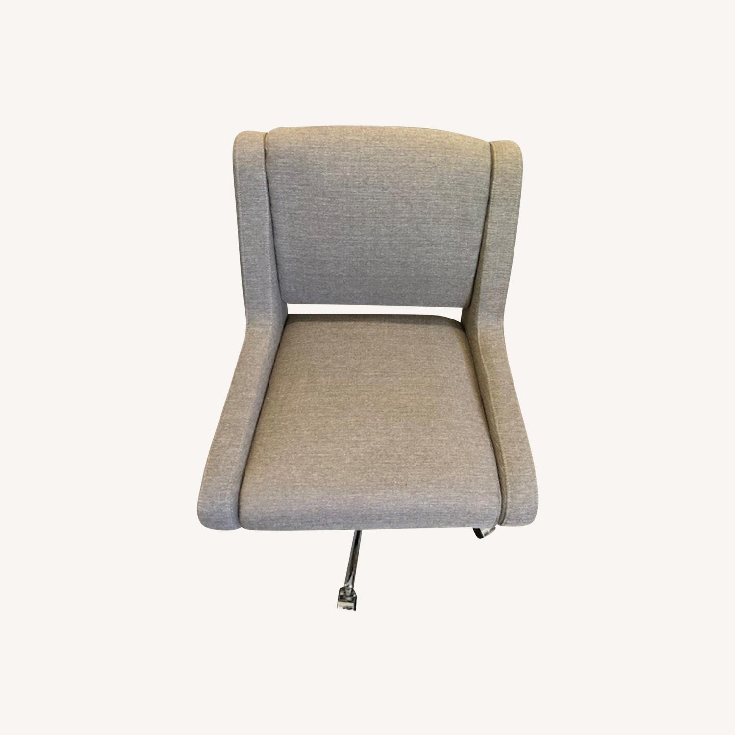 Broyhill Furniture Guest Chair - image-0