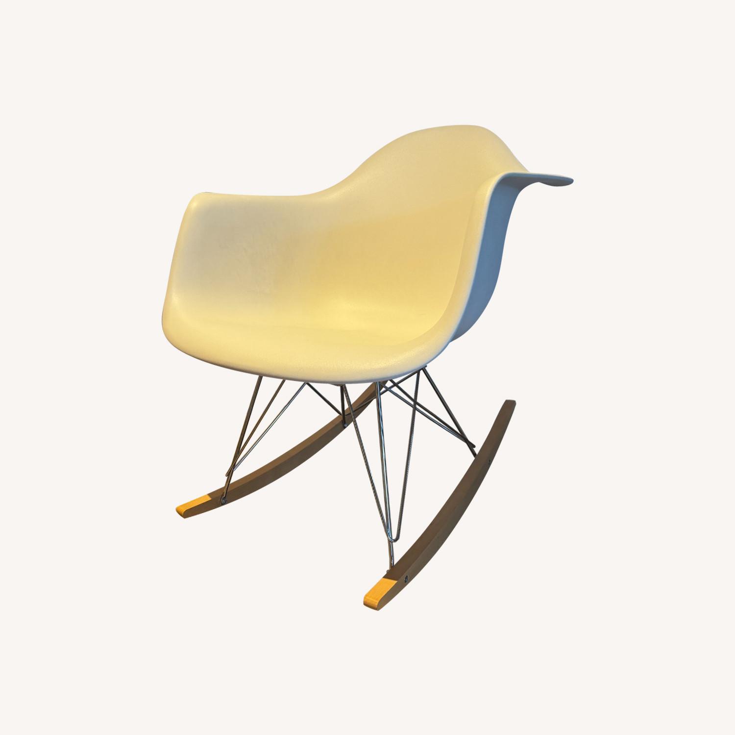 Eames Molded Plastic Armchair, Rocker Base - AptDeco