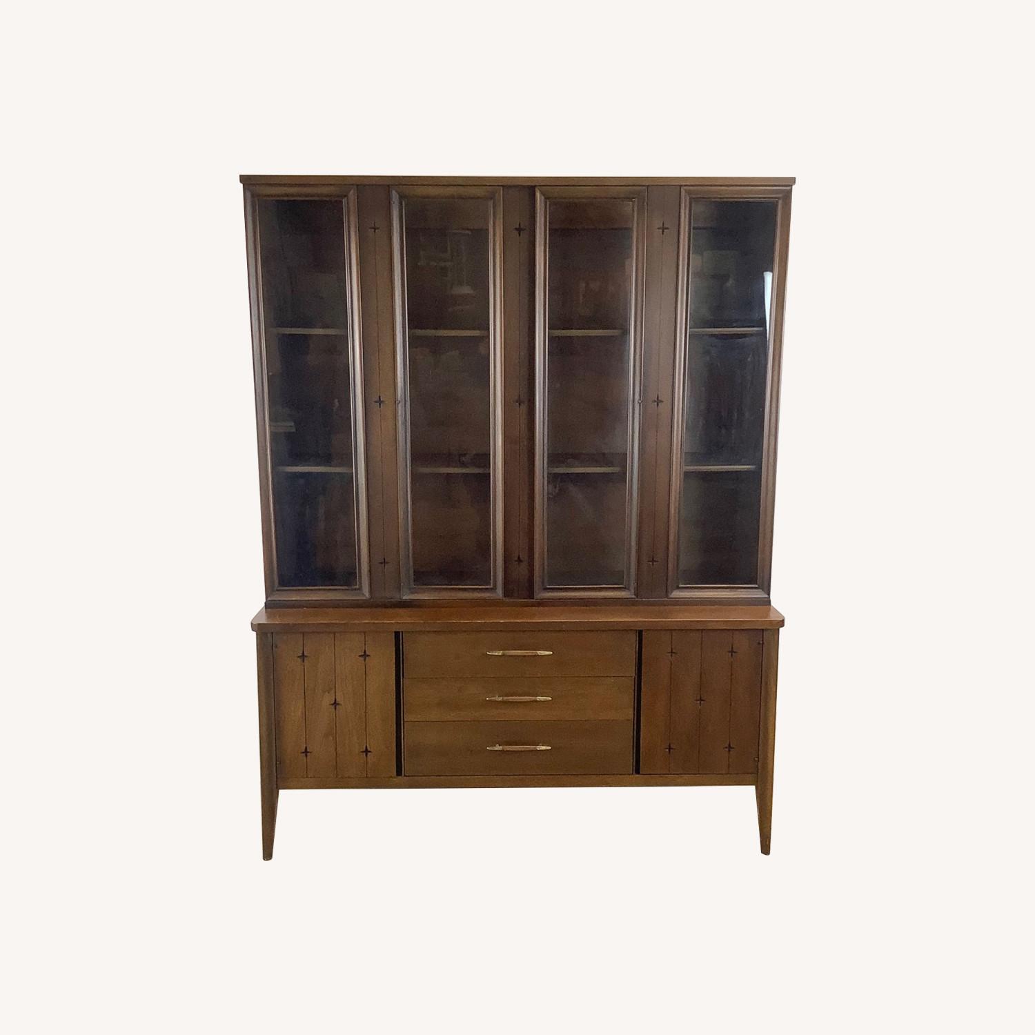 Mid-Century Broyhill Premier China Cabinet - image-0