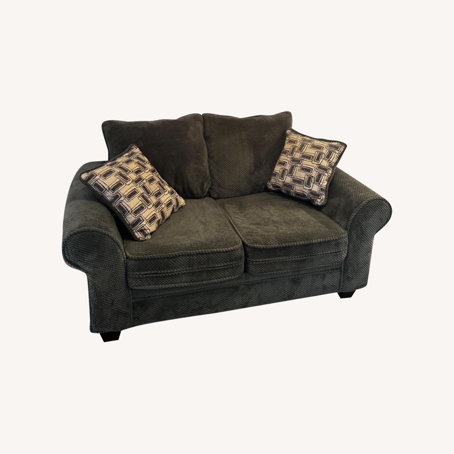 Bob's Discount Furniture Trevor Grey Loveseat - AptDeco