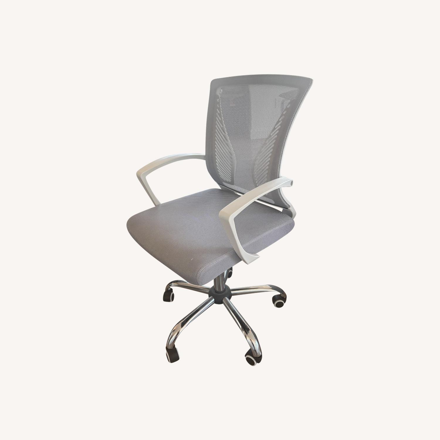 Grey Mesh Task Chair - image-0