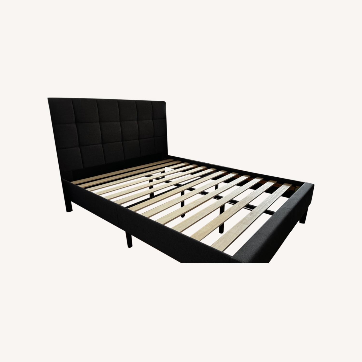 ZINUS Lottie Upholstered Platform Bed Frame Grey - image-0