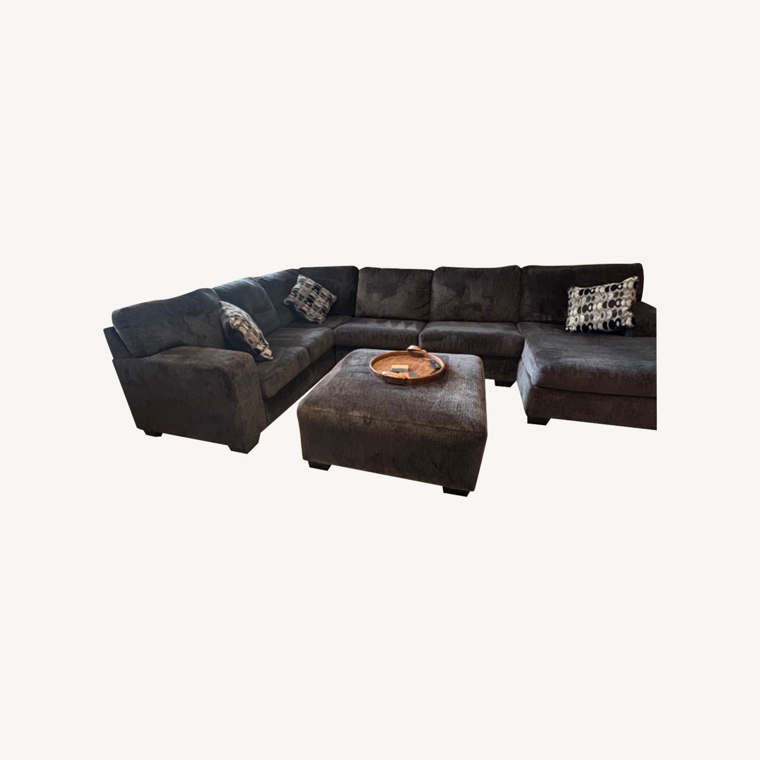 Ashley Ballinasloe 3-Piece Sectional with Chaise - image-0