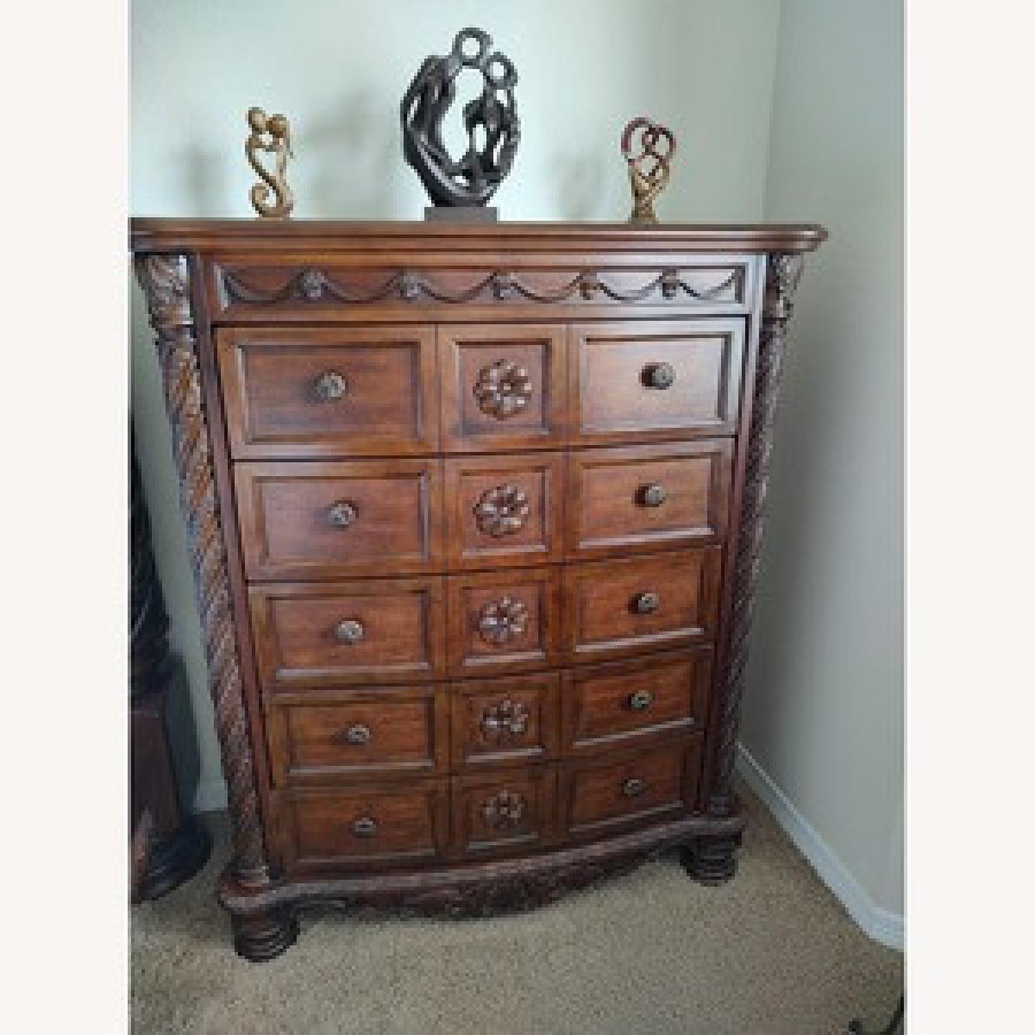 Ashley Chest of Drawers 5-Drawer - image-3