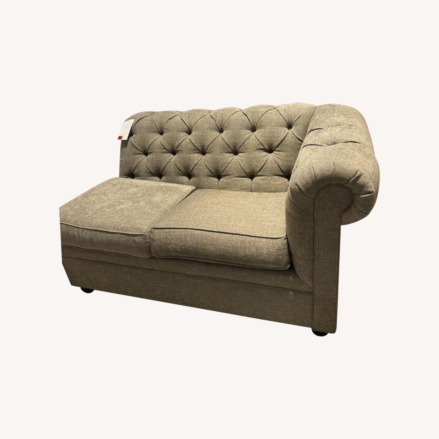 Pottery Barn Chesterfield r-arm Loveseat - image-0