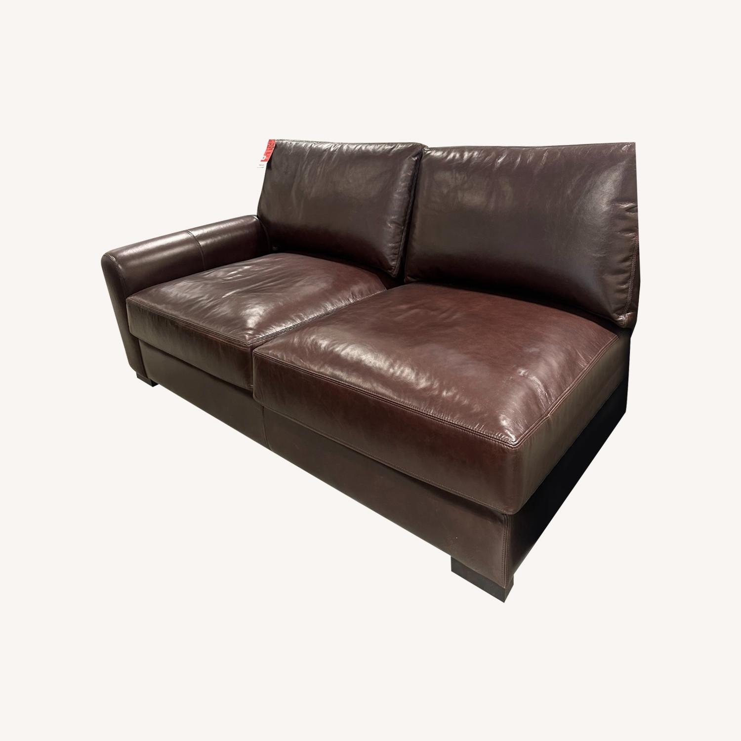 Pottery Barn Turner Leather l-arm Loveseat - image-0
